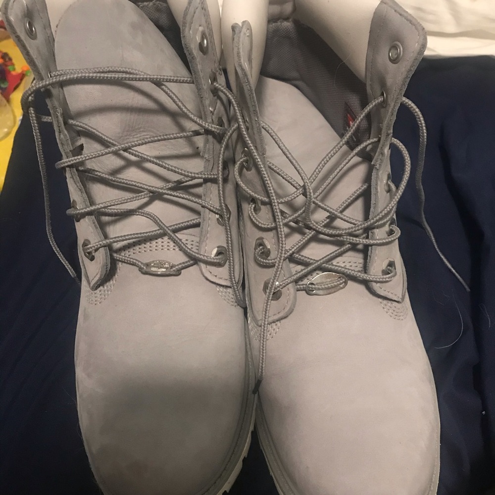 GRAY TIMBERLANDS